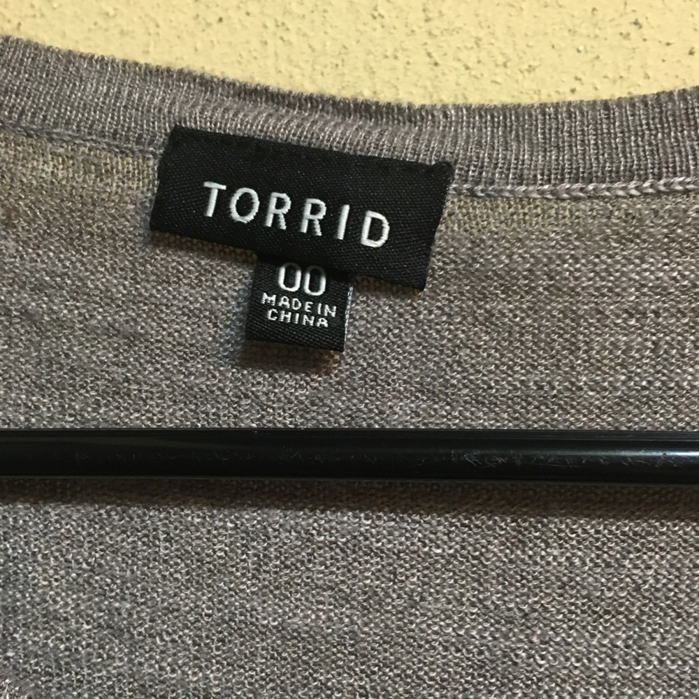 Gray Torrid Top - Picture 3 of 4
